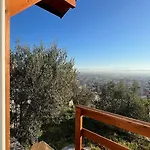 Jupis Chalet-City View Getaway