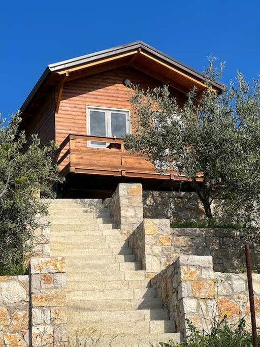Jupis Chalet-city View Getaway Chalet Durrës